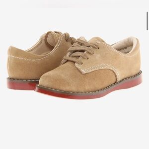 FootMates Bucky 2 Shoes in Dirty Buck, size 5.5